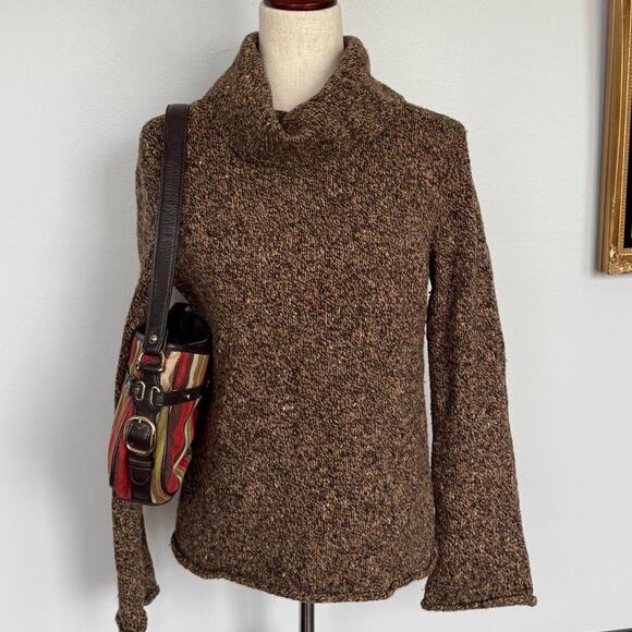 Vtg brown & tan fleck turtleneck sweater w/ wide angel sleeves - cozy / warm - Picture 4 of 4